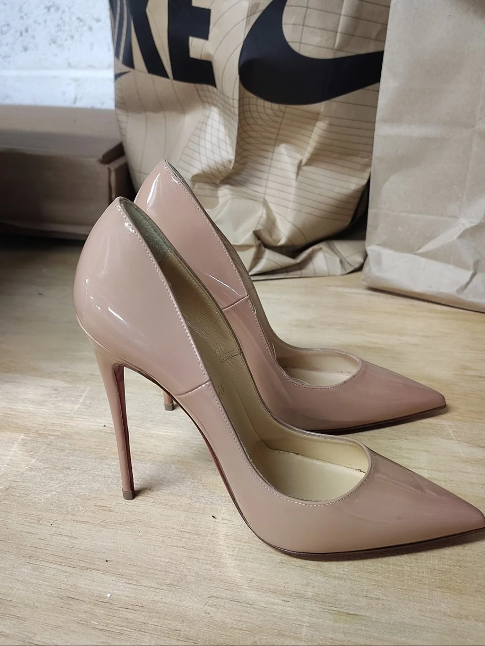 Christian Louboutin Pigalle Follies 100 Pointed Toe Patent 37 - Picture 2 of 6